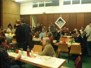 Wanderfreunde im Saal